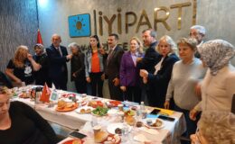 İYİ Parti Osmangazi’de kadın politikaları buluşması
