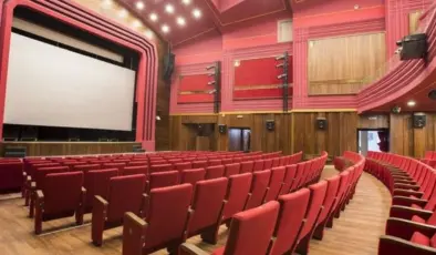 BURSA DOSTLUK KÜLTÜR VE SANAT DERNEĞİ’NDEN TİYATRO ATAĞI: HB EKSPRES TİYATRO SAHNESİ AÇILIYOR